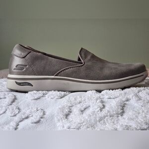 Sketchers Arch Fit Casual Pull On Taupe /Light Grey Brown Shoes Minimalist 8.5